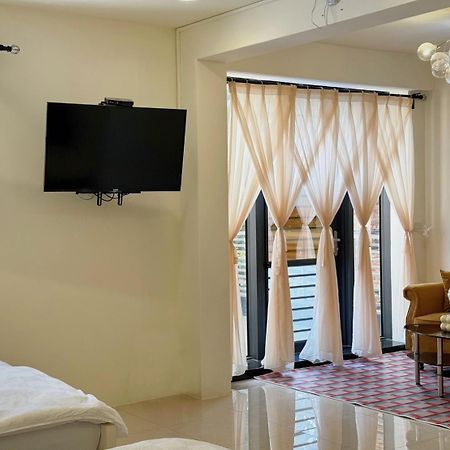 Kaohsiung Raifong Corner Homestay ภายนอก รูปภาพ