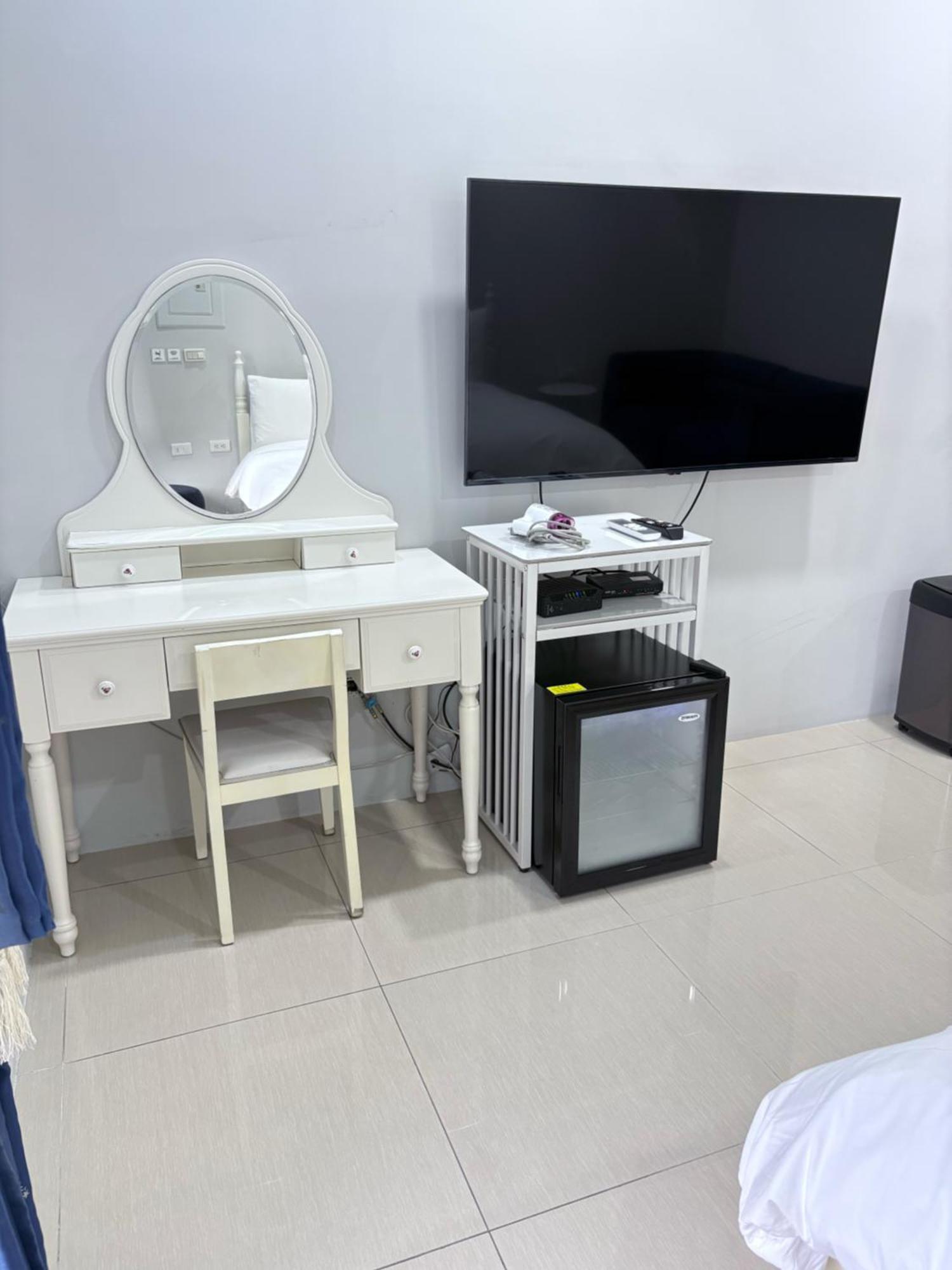 Kaohsiung Raifong Corner Homestay ภายนอก รูปภาพ