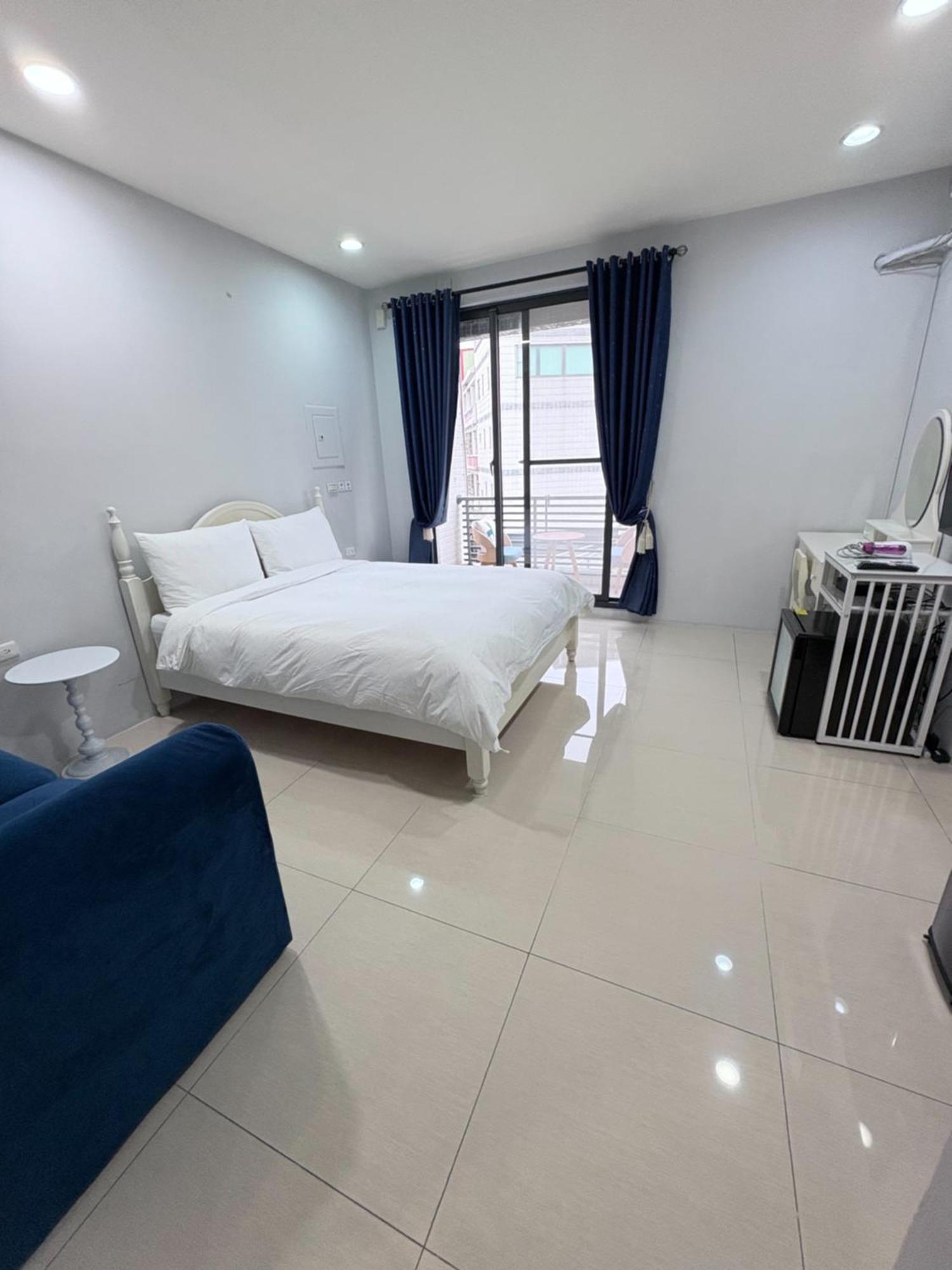 Kaohsiung Raifong Corner Homestay ภายนอก รูปภาพ